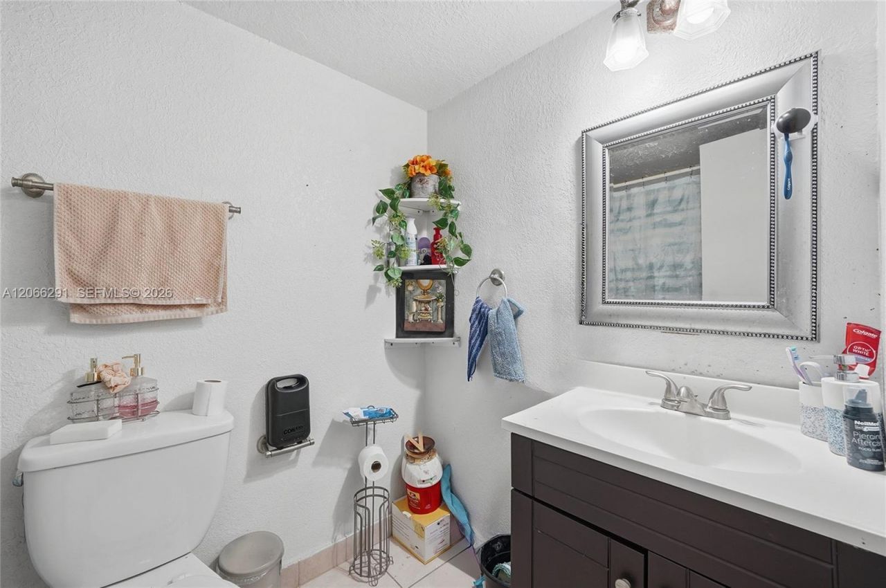 18101 NW 68th Ave , Unit B105, Hialeah, FL 33015 Photo