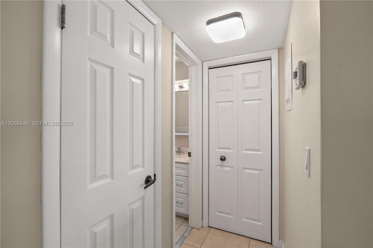 2600 Diana Dr, Unit 208, Hallandale Beach, FL 33009 Photo