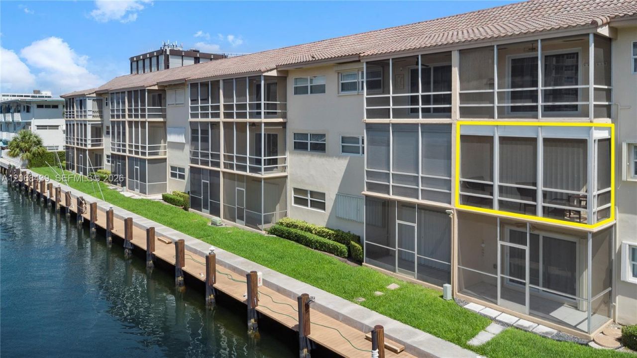 2600 Diana Dr, Unit 208, Hallandale Beach, FL 33009 Photo