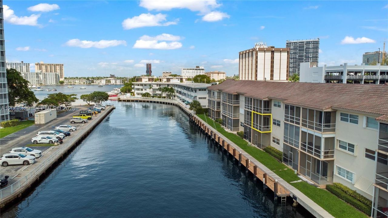 2600 Diana Dr, Unit 208, Hallandale Beach, FL 33009 Photo