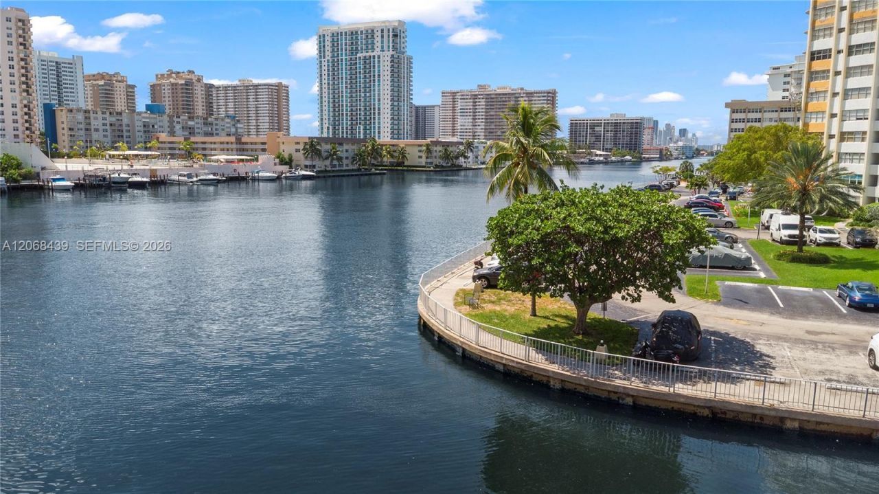 2600 Diana Dr, Unit 208, Hallandale Beach, FL 33009 Photo