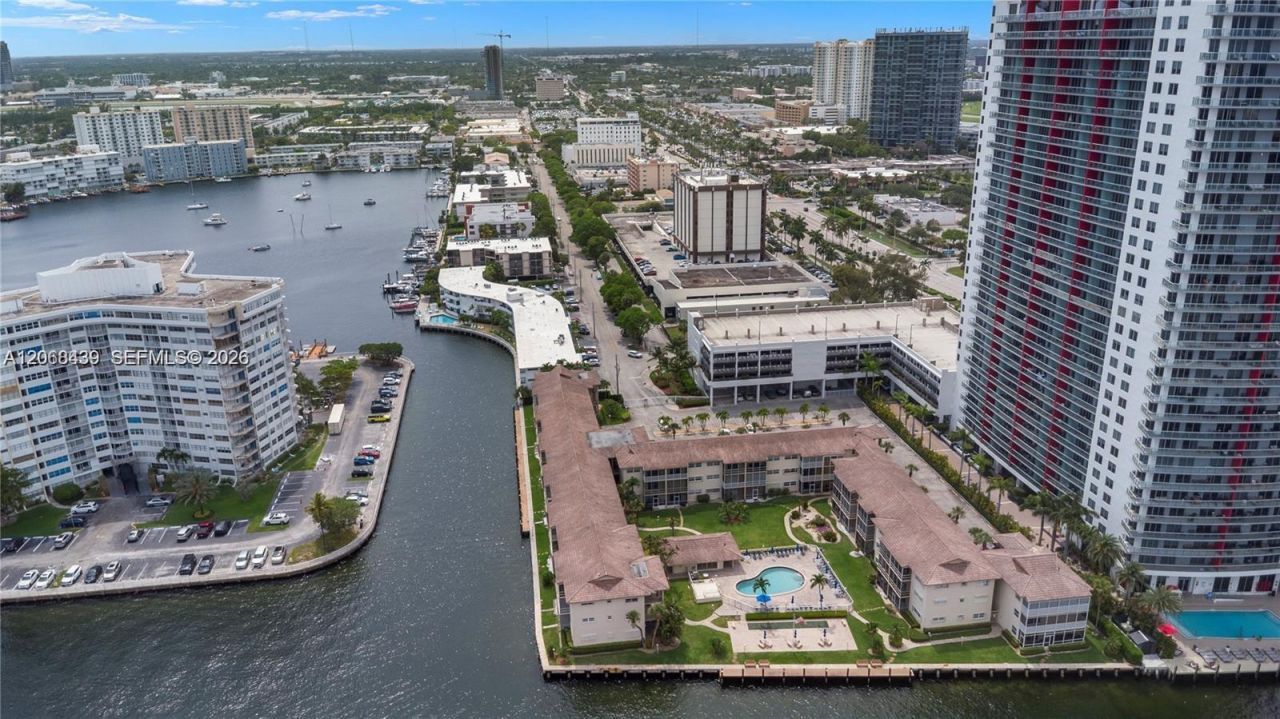 2600 Diana Dr, Unit 208, Hallandale Beach, FL 33009 Photo