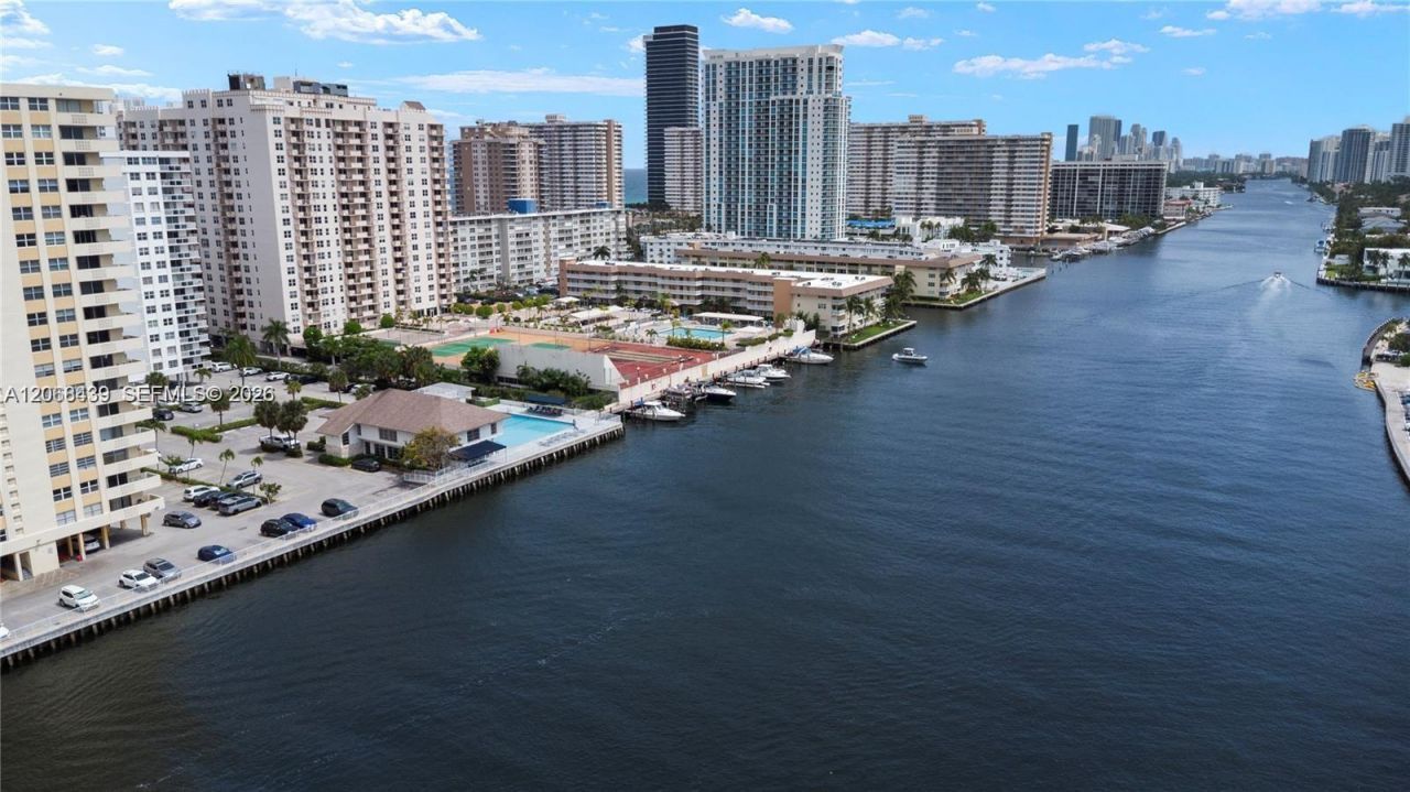 2600 Diana Dr, Unit 208, Hallandale Beach, FL 33009 Photo