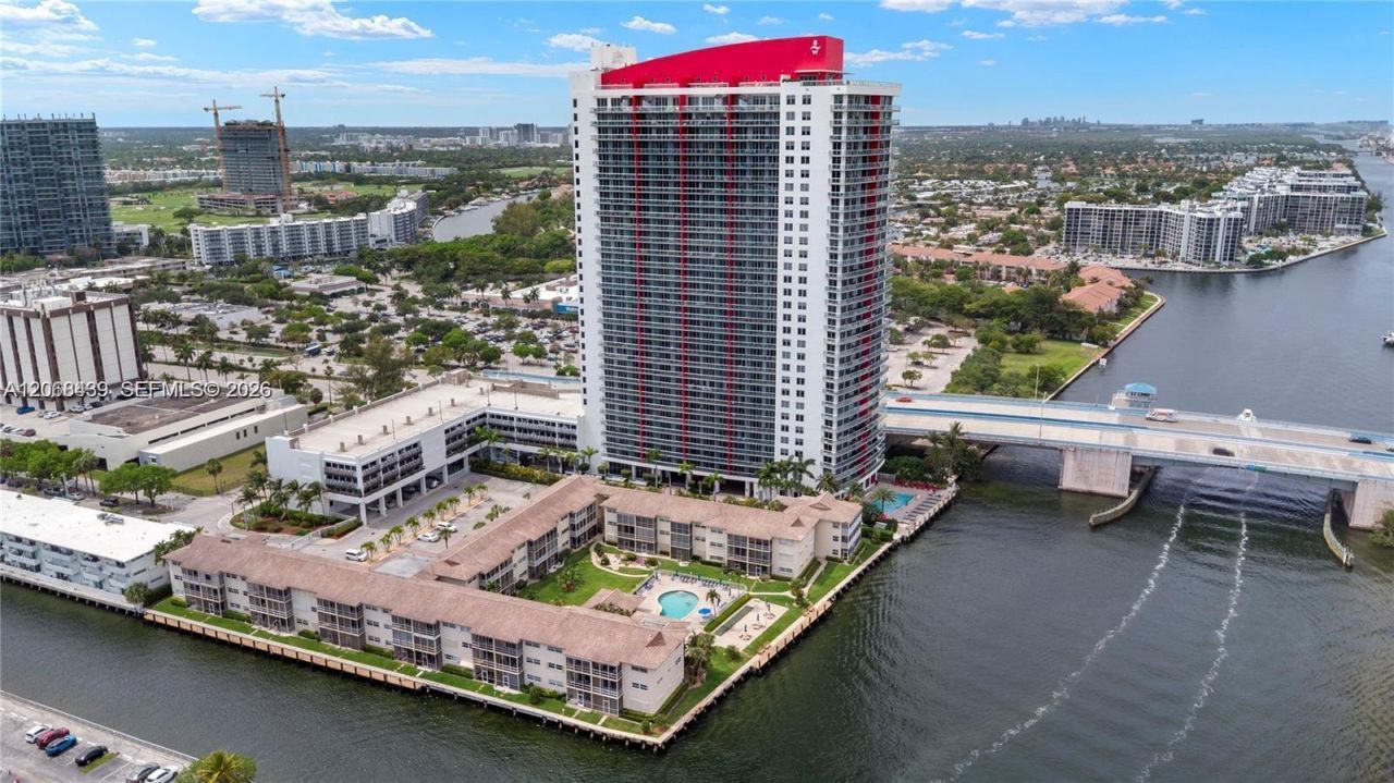 2600 Diana Dr, Unit 208, Hallandale Beach, FL 33009 Photo