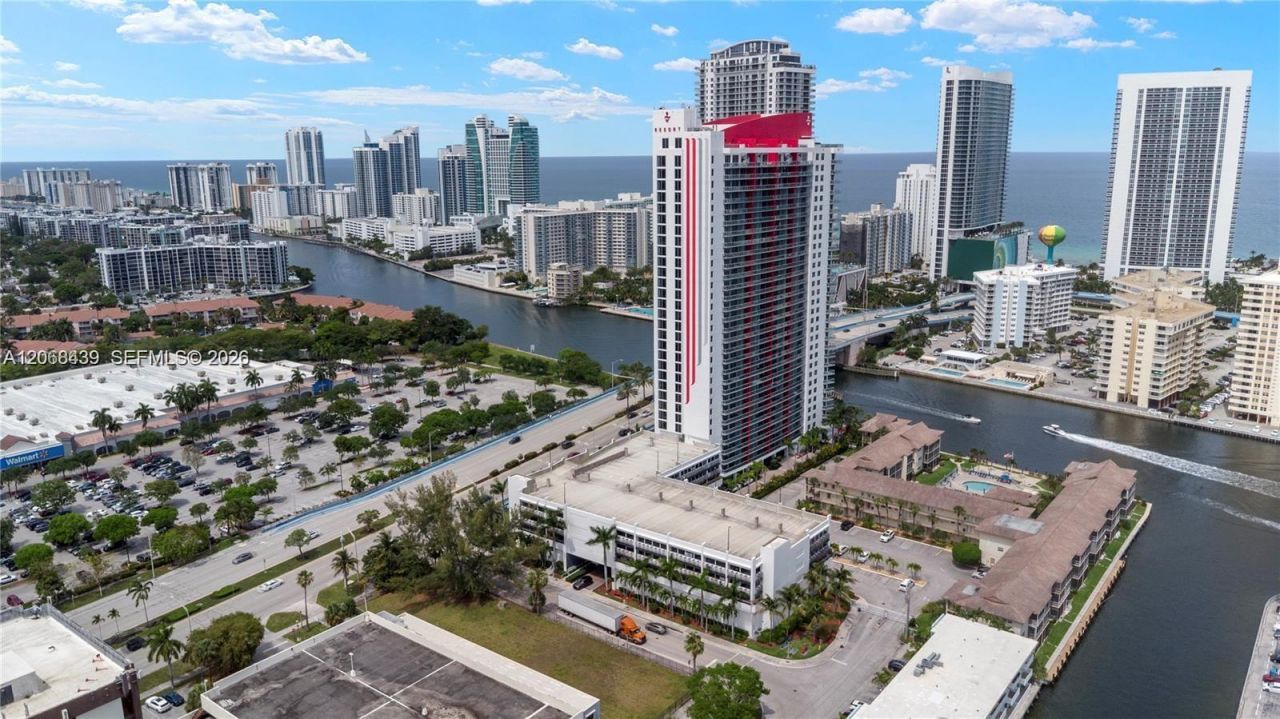 2600 Diana Dr, Unit 208, Hallandale Beach, FL 33009 Photo