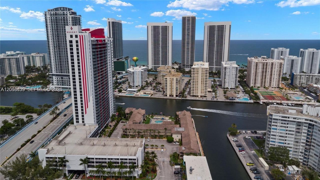 2600 Diana Dr, Unit 208, Hallandale Beach, FL 33009 Photo