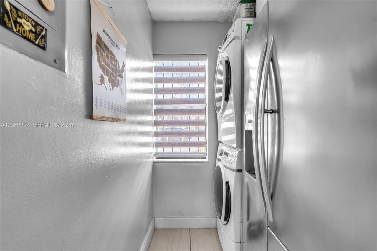 2421 W 52nd Pl, Unit 2-1, Hialeah, FL 33016 Photo