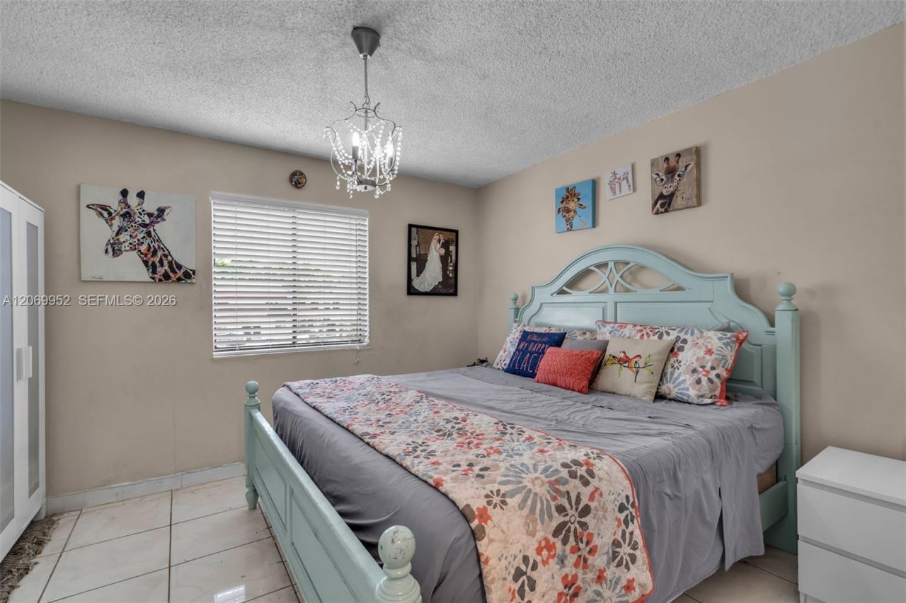 2421 W 52nd Pl, Unit 2-1, Hialeah, FL 33016 Photo