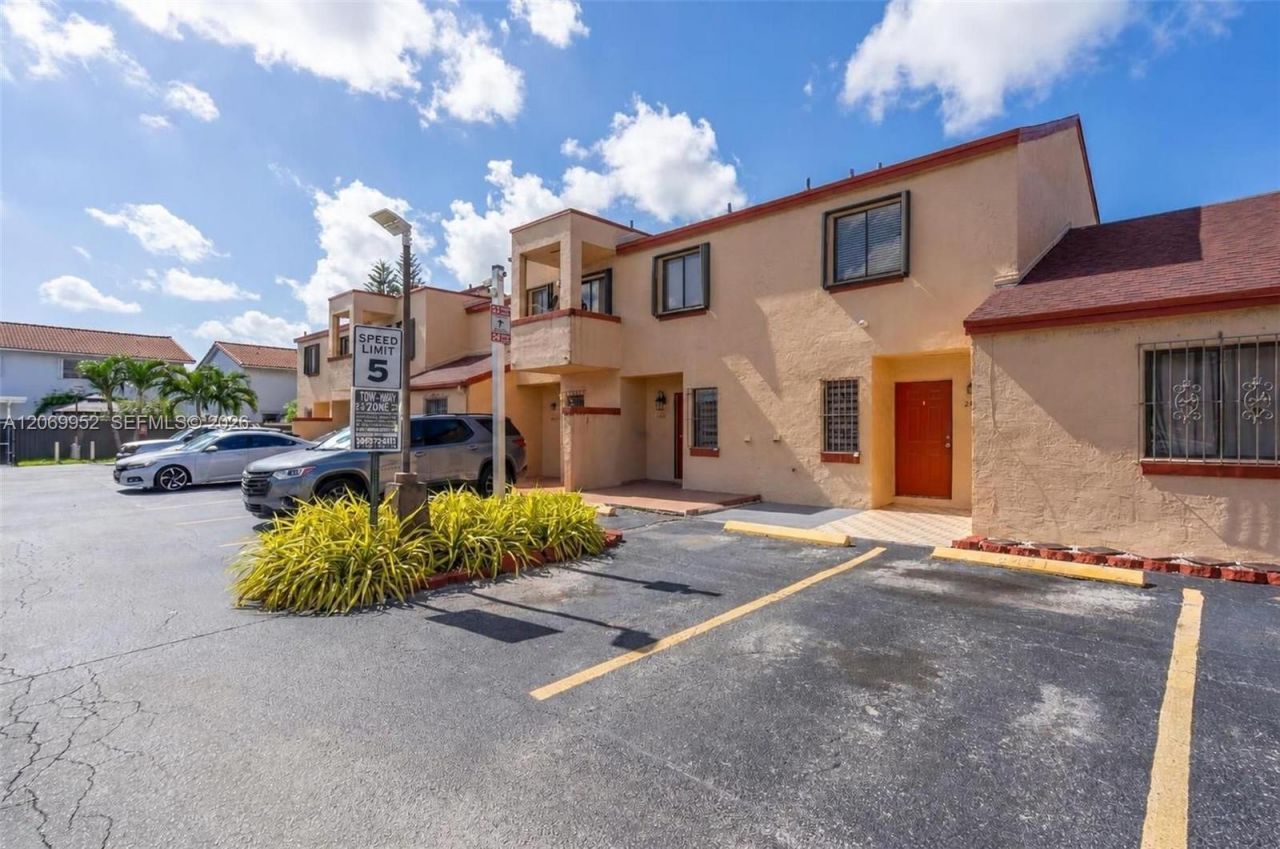 2421 W 52nd Pl, Unit 2-1, Hialeah, FL 33016 Photo