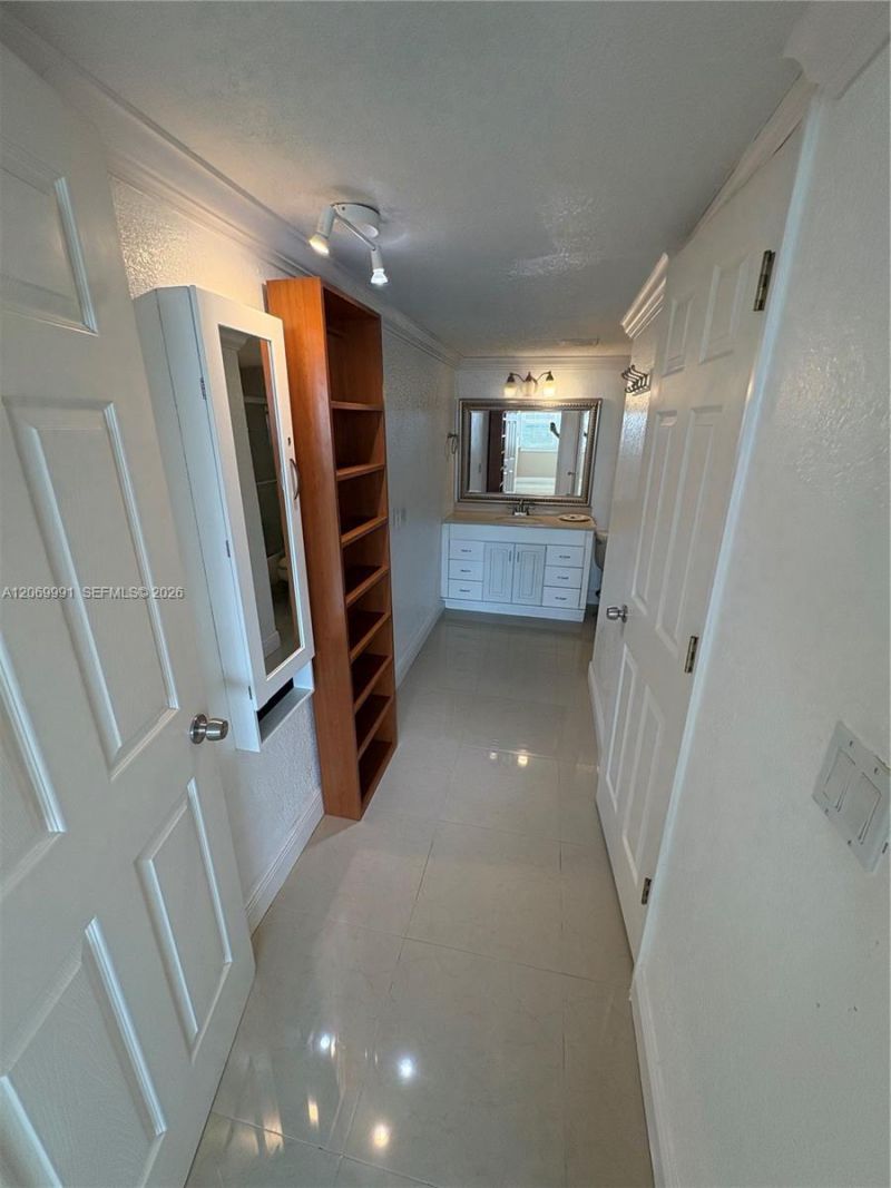111 Golden Isles Dr, Unit F2, Hallandale Beach, FL 33009 Photo