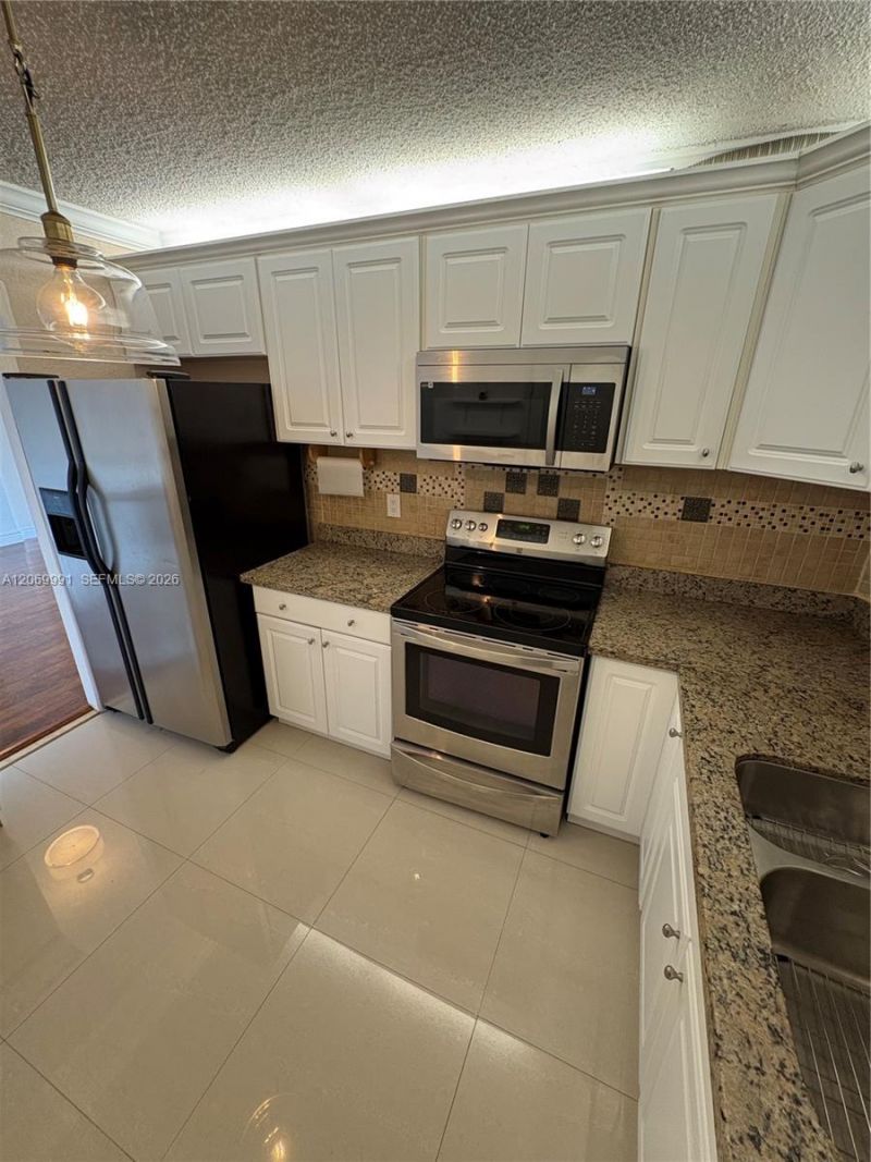 111 Golden Isles Dr, Unit F2, Hallandale Beach, FL 33009 Photo
