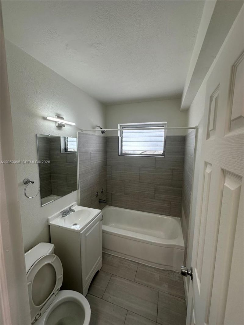 1225 Normandy Dr , Unit 8, Miami Beach, FL 33141 Photo