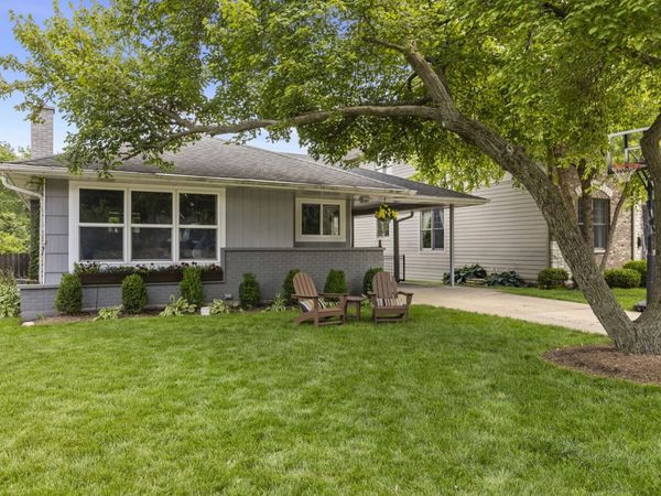 417 DAWN Avenue , Glen Ellyn, IL 60137