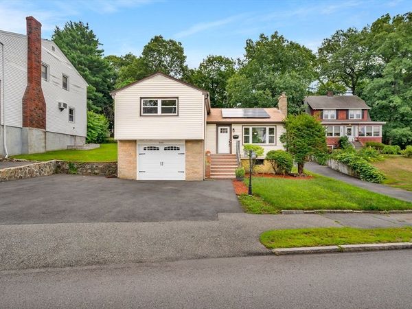 566 Main St, Stoneham, MA 02180