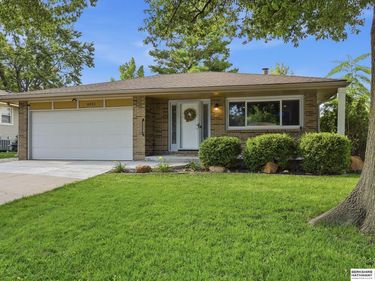 6021 Skylark Lane, Lincoln, NE 68516