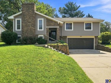 3310 Fox Hollow Road, Lincoln, NE 68506