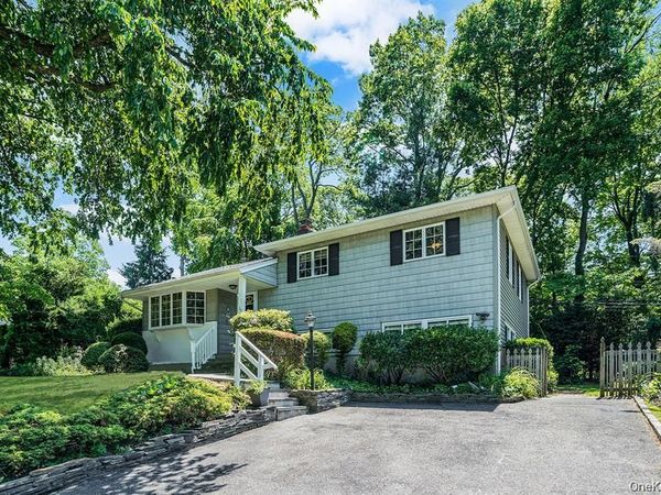 34 Gristmill Lane , Huntington, NY 11743