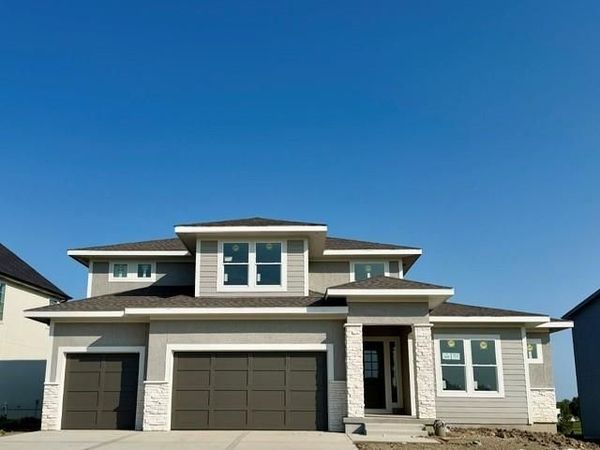 1805 SW Arbormist Drive, Lee's Summit, MO 64082