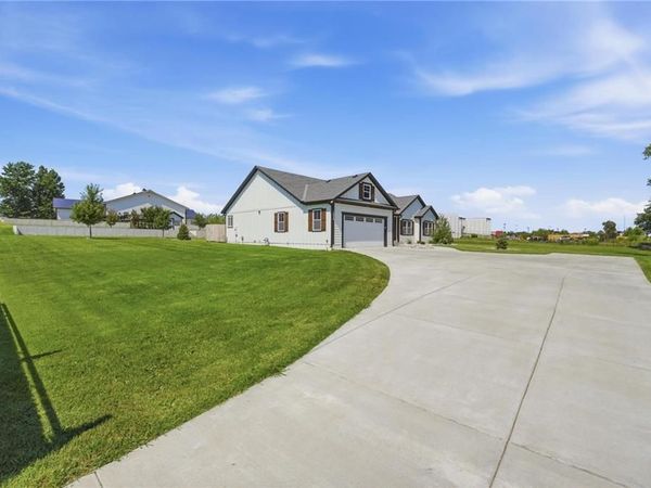15928 E Cogan Lane, Independence, MO 64050