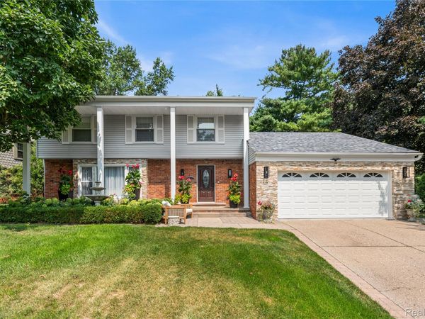 3325 Newgate Drive, Troy, Mi 48084
