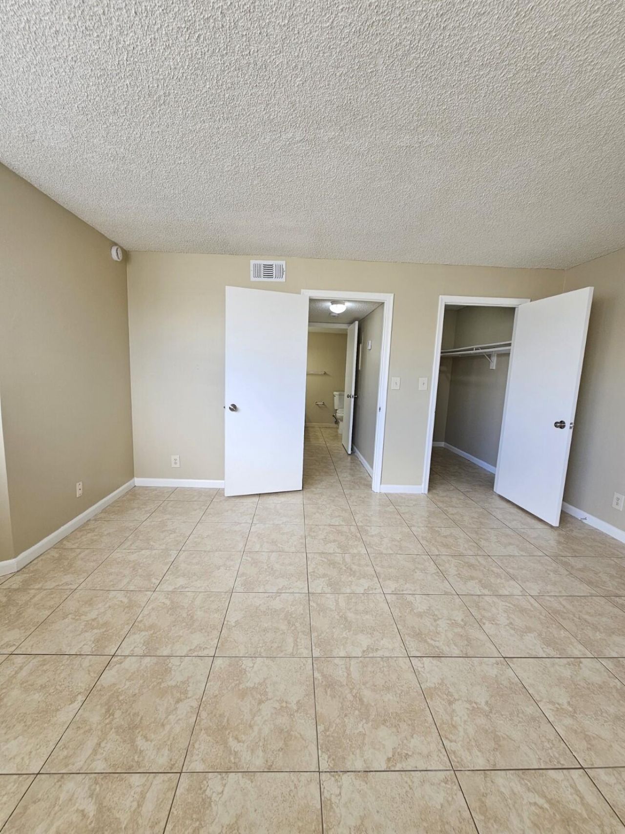 1850 N Congress Avenue, Unit 302, West Palm Beach, FL 33401 Photo