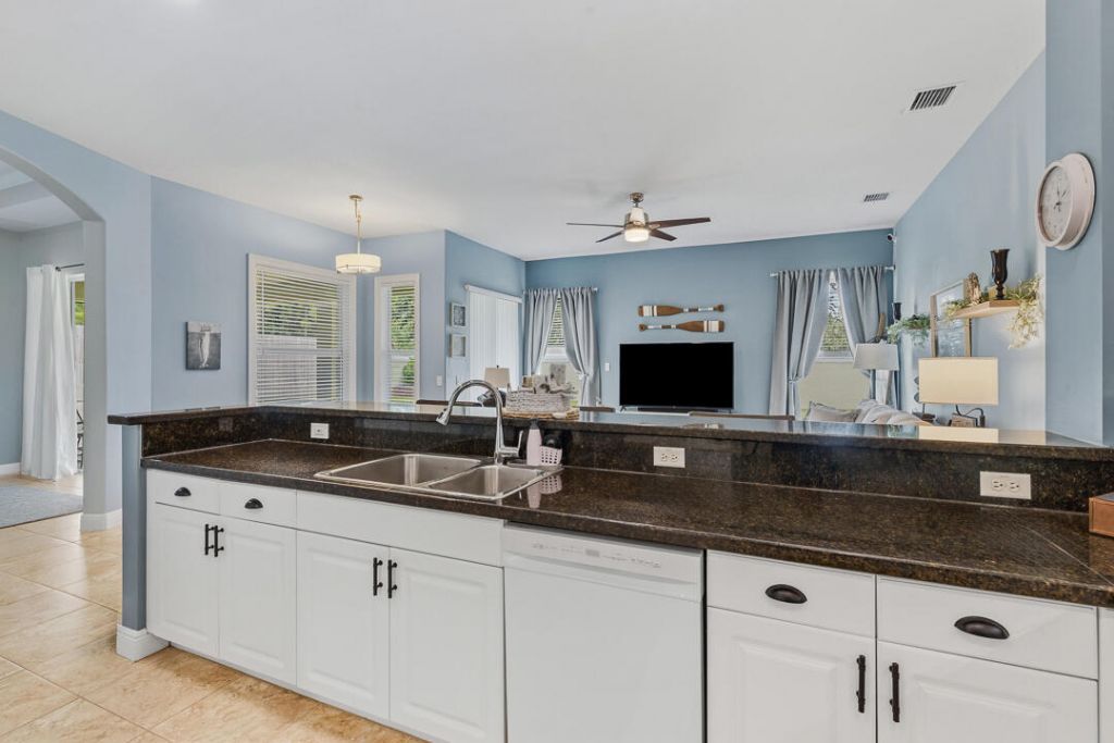 6175 NW East Deville Circle, Port Saint Lucie, FL 34986 Photo