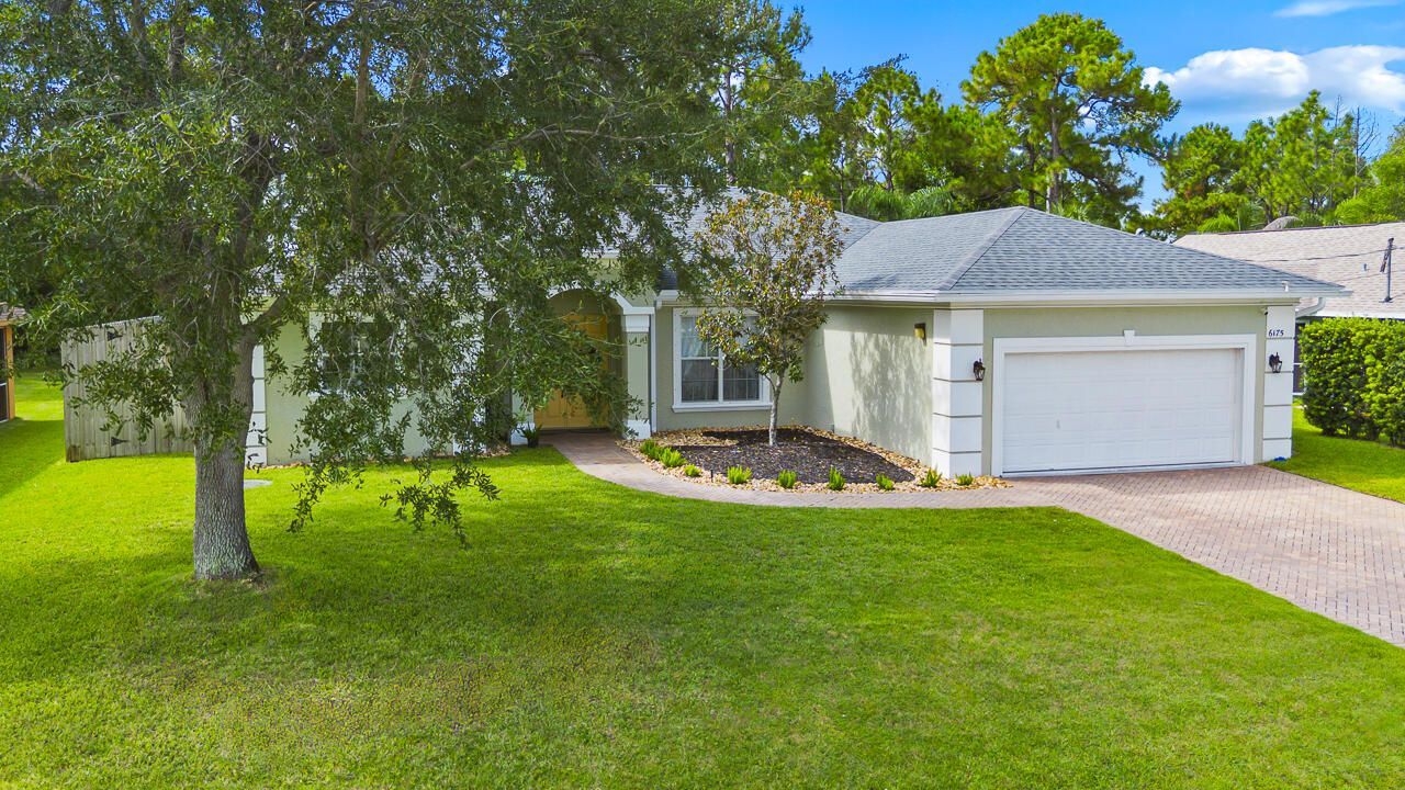 6175 NW East Deville Circle, Port Saint Lucie, FL 34986 Photo