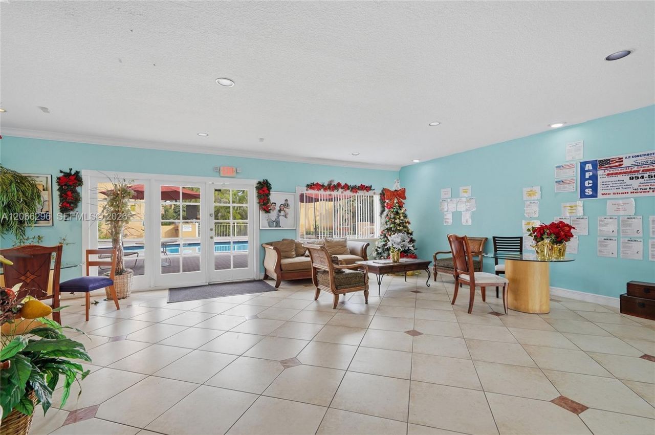 17901 NW 68th Ave , Unit R206, Hialeah, FL 33015 Photo