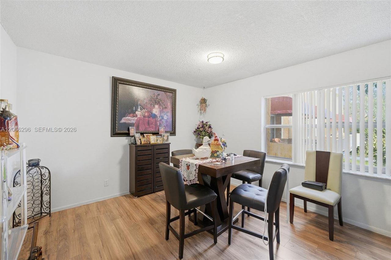 17901 NW 68th Ave , Unit R206, Hialeah, FL 33015 Photo
