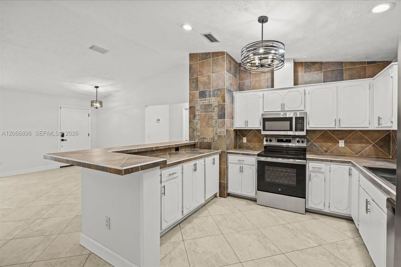 502 NW Goldcoast Ave , Port Saint Lucie, FL 34983 Photo