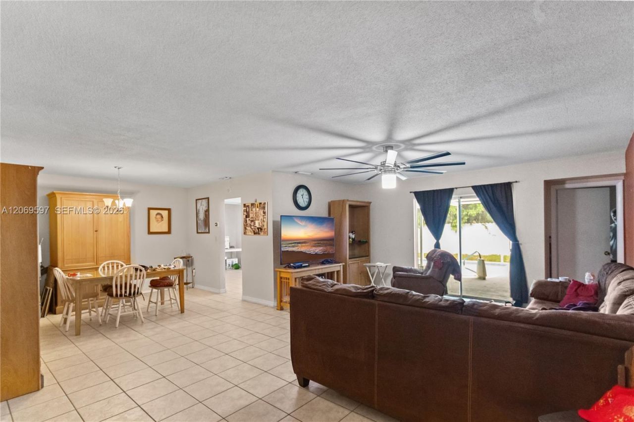 7531 Harbour Blvd , Miramar, FL 33023 Photo