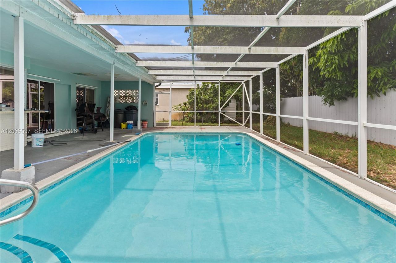 7531 Harbour Blvd , Miramar, FL 33023 Photo