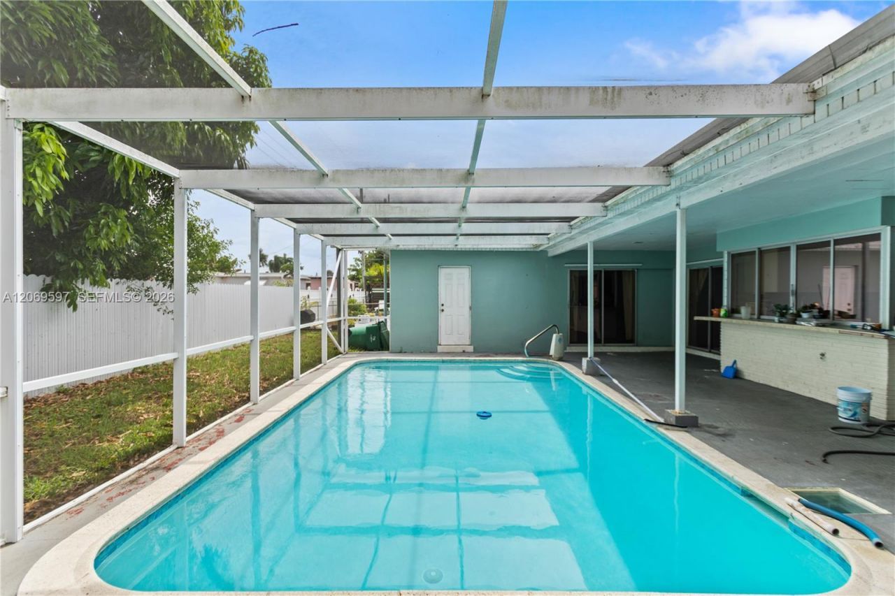 7531 Harbour Blvd , Miramar, FL 33023 Photo