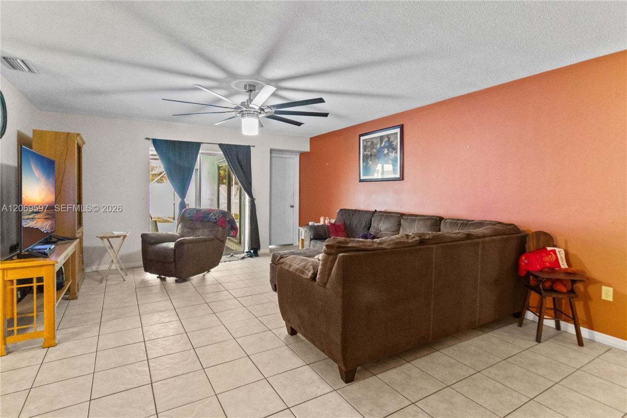 7531 Harbour Blvd , Miramar, FL 33023 Photo