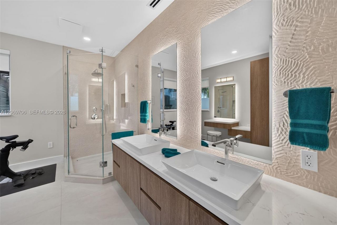2126 Quail Roost Dr, Weston, FL 33327 Photo