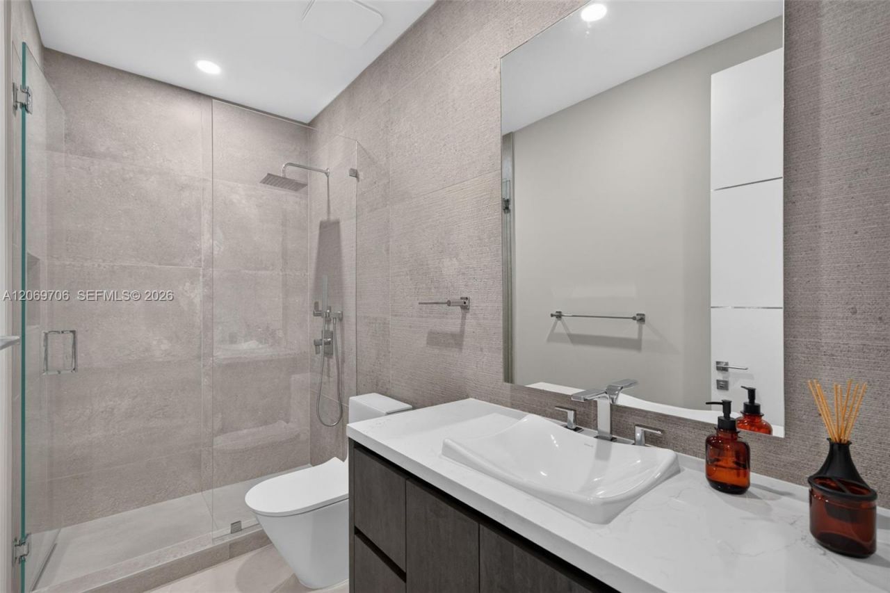 2126 Quail Roost Dr, Weston, FL 33327 Photo