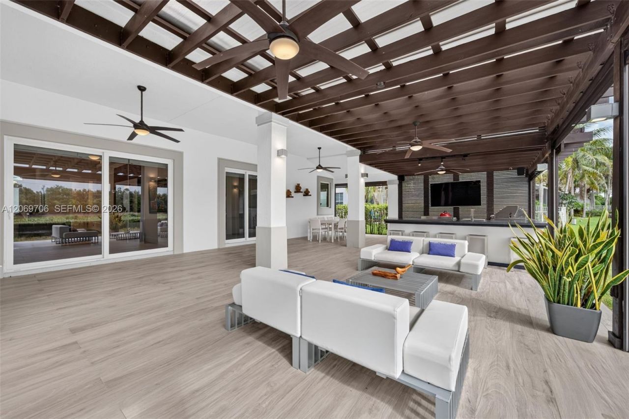 2126 Quail Roost Dr, Weston, FL 33327 Photo