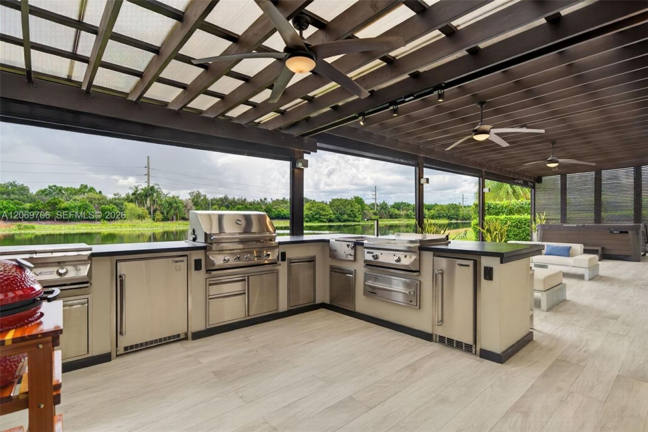 2126 Quail Roost Dr, Weston, FL 33327 Photo