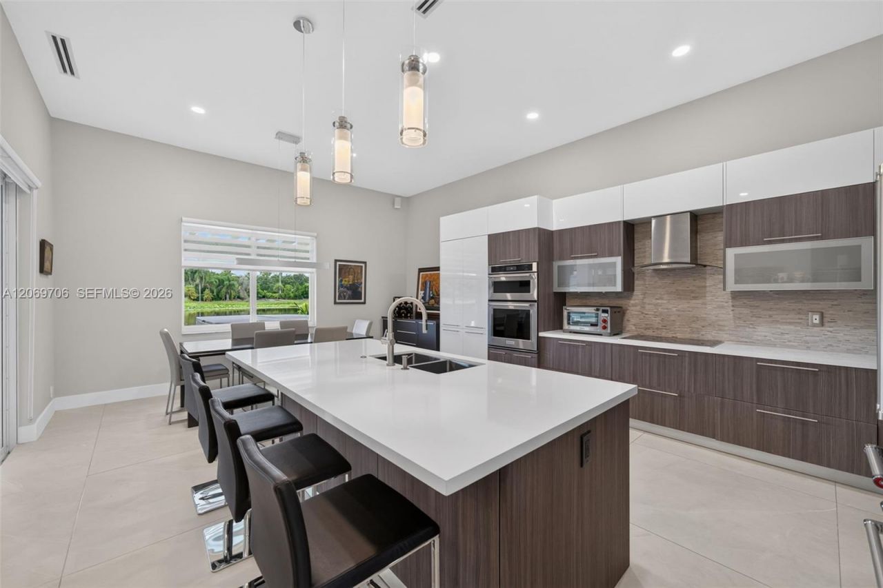 2126 Quail Roost Dr, Weston, FL 33327 Photo