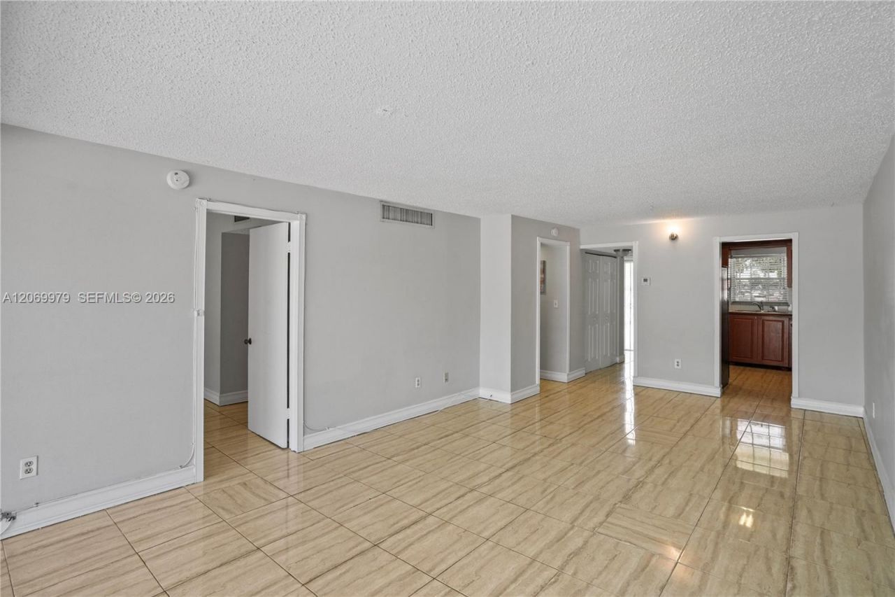 661 N University Dr , Unit 1-103, Pembroke Pines, FL 33024 Photo
