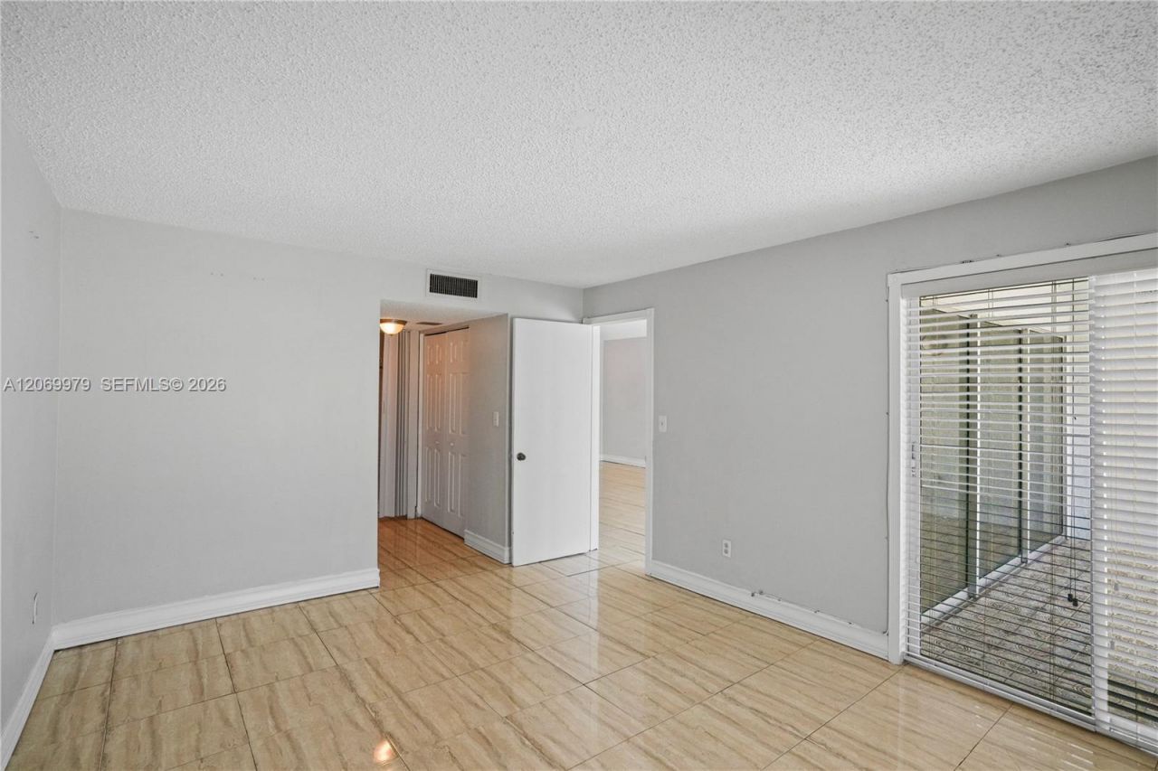 661 N University Dr , Unit 1-103, Pembroke Pines, FL 33024 Photo