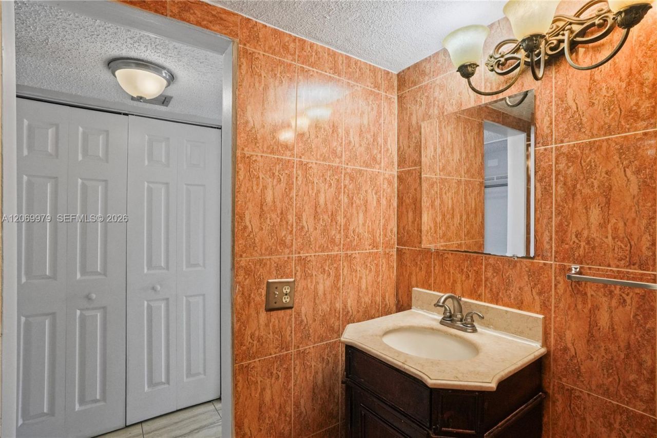 661 N University Dr , Unit 1-103, Pembroke Pines, FL 33024 Photo