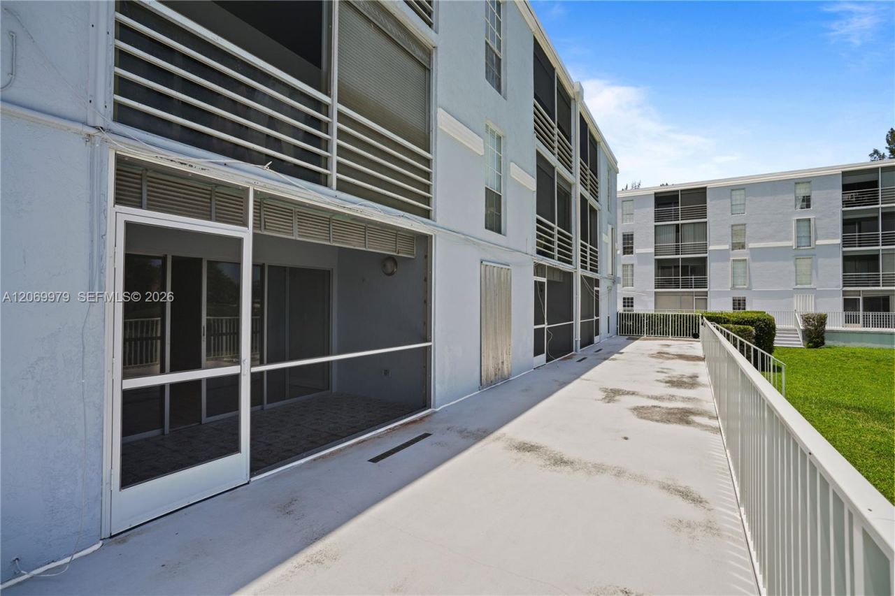 661 N University Dr , Unit 1-103, Pembroke Pines, FL 33024 Photo
