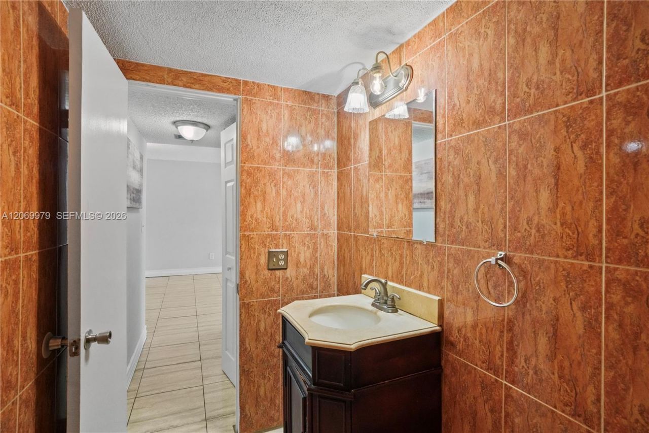 661 N University Dr , Unit 1-103, Pembroke Pines, FL 33024 Photo