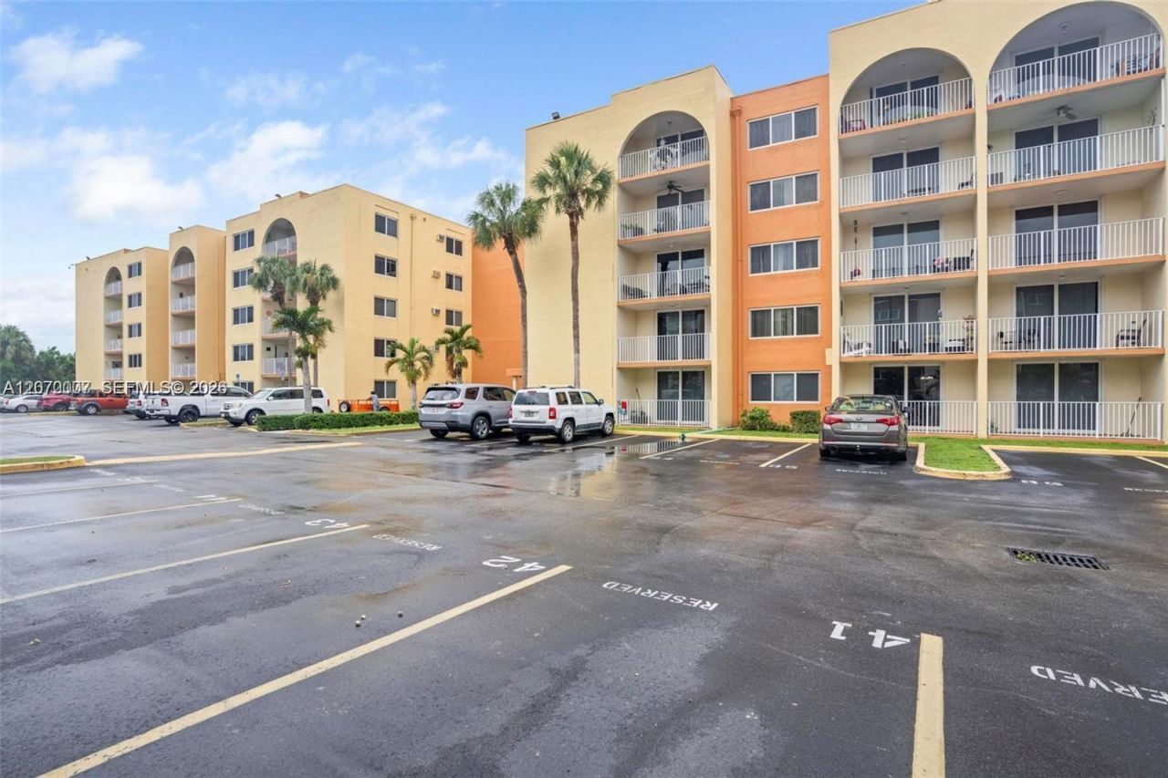 6980 NW 186th St , Unit 3-227A, Hialeah, FL 33015 Photo