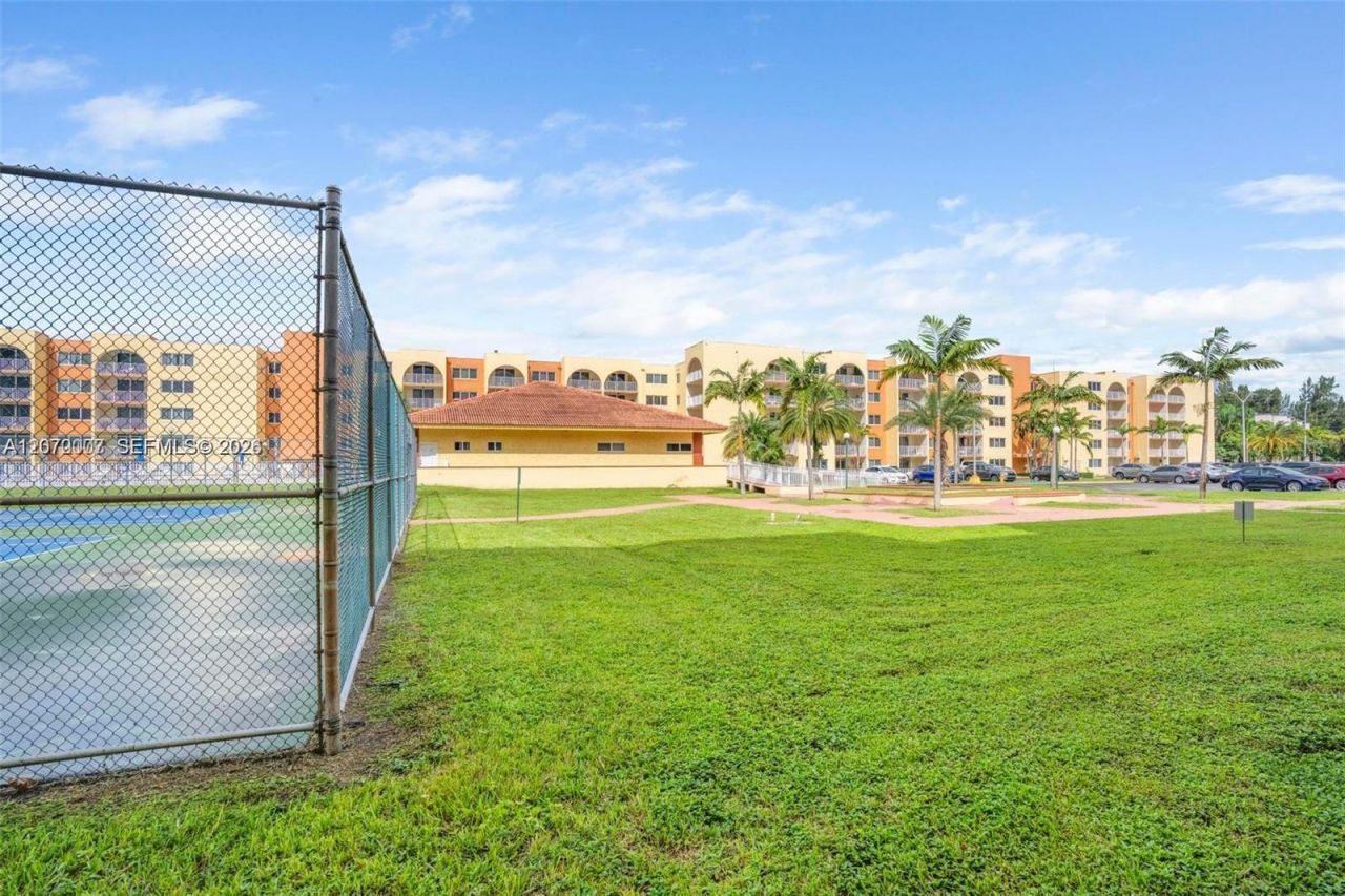 6980 NW 186th St , Unit 3-227A, Hialeah, FL 33015 Photo
