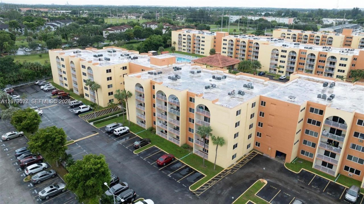 6980 NW 186th St , Unit 3-227A, Hialeah, FL 33015 Photo