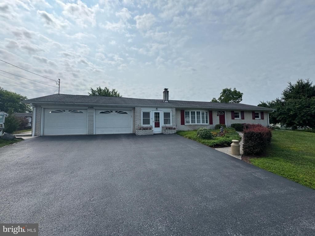950 FREDERICK PIKE , LITTLESTOWN, PA 17340