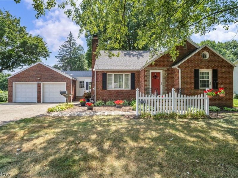 514 Everhard Road SW, North Canton, OH 44709 Photo 2