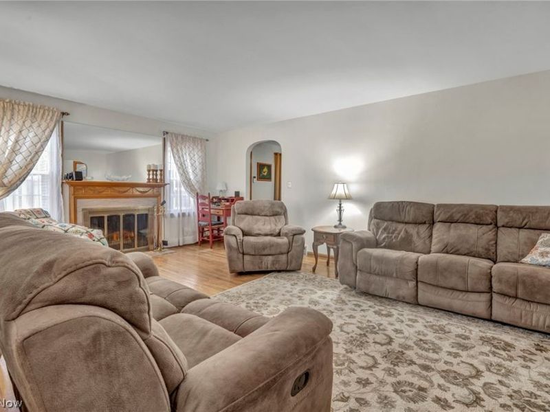 514 Everhard Road SW, North Canton, OH 44709 Photo 3